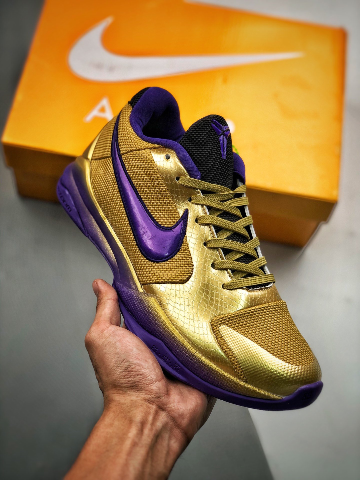 Undefeated x Nike Kobe 5 Protro “Hall of Fame” Metallic Gold/Field Purple-Multi-Color  – Sneaker Hello