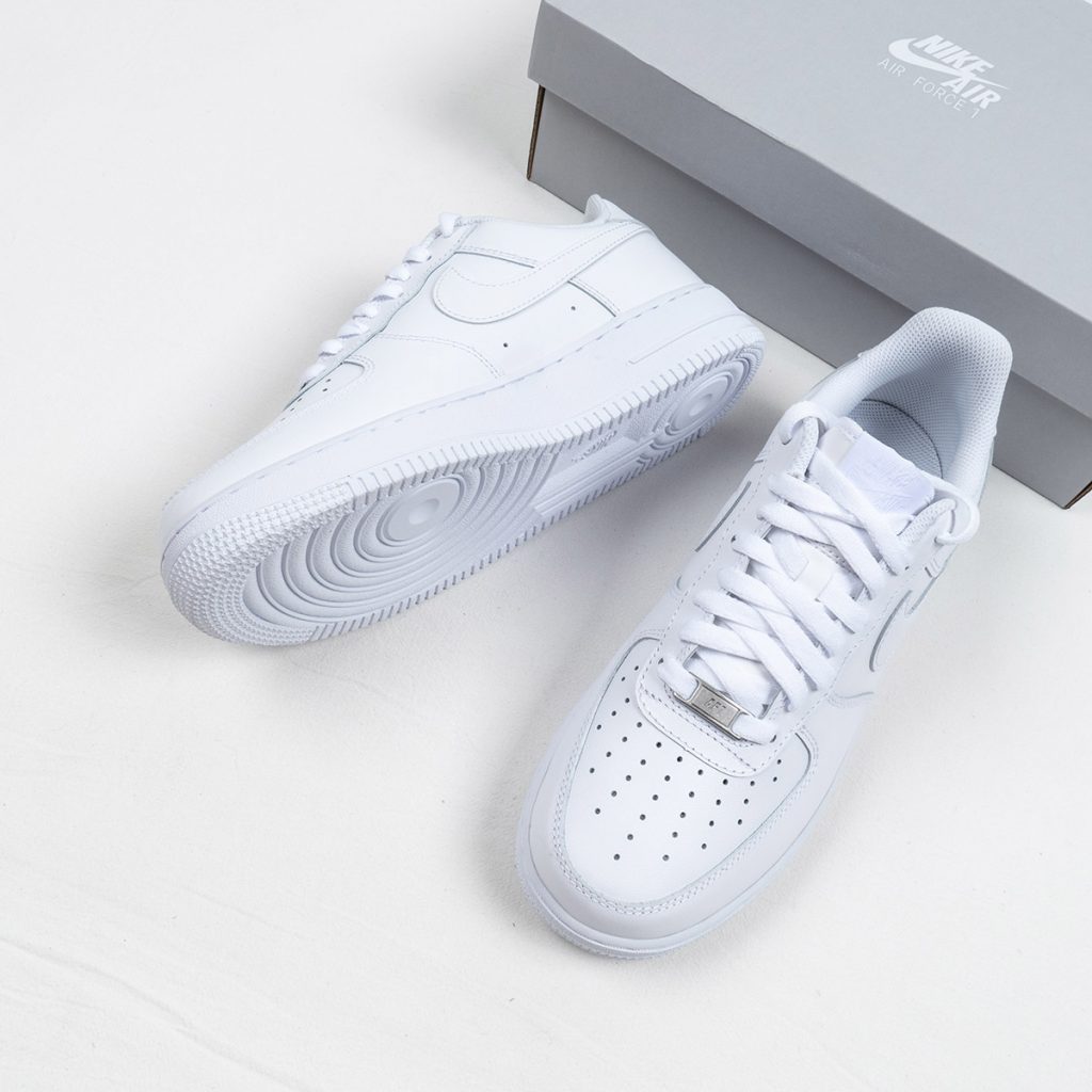 Nike Air Force 1 ’07 Triple White For Sale – Sneaker Hello
