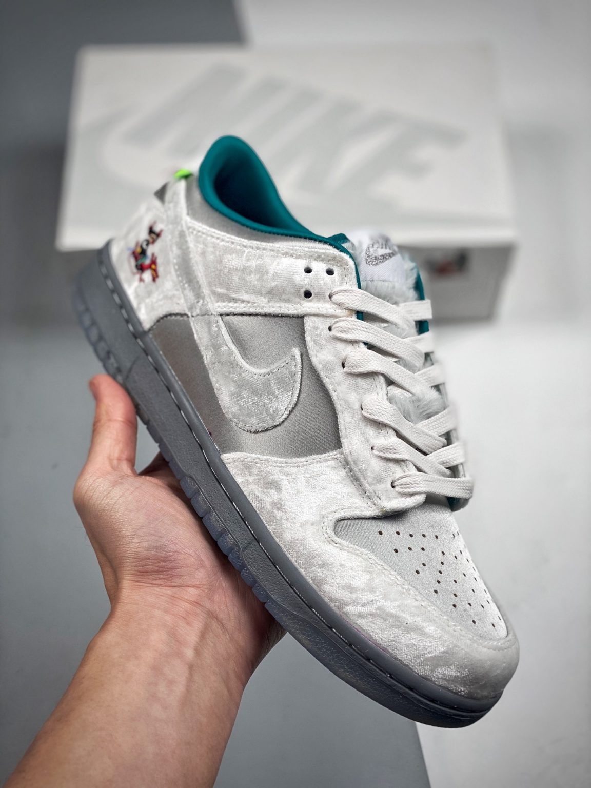 Nike Dunk Low “Ice Christmas” DO2326001 For Sale Sneaker Hello