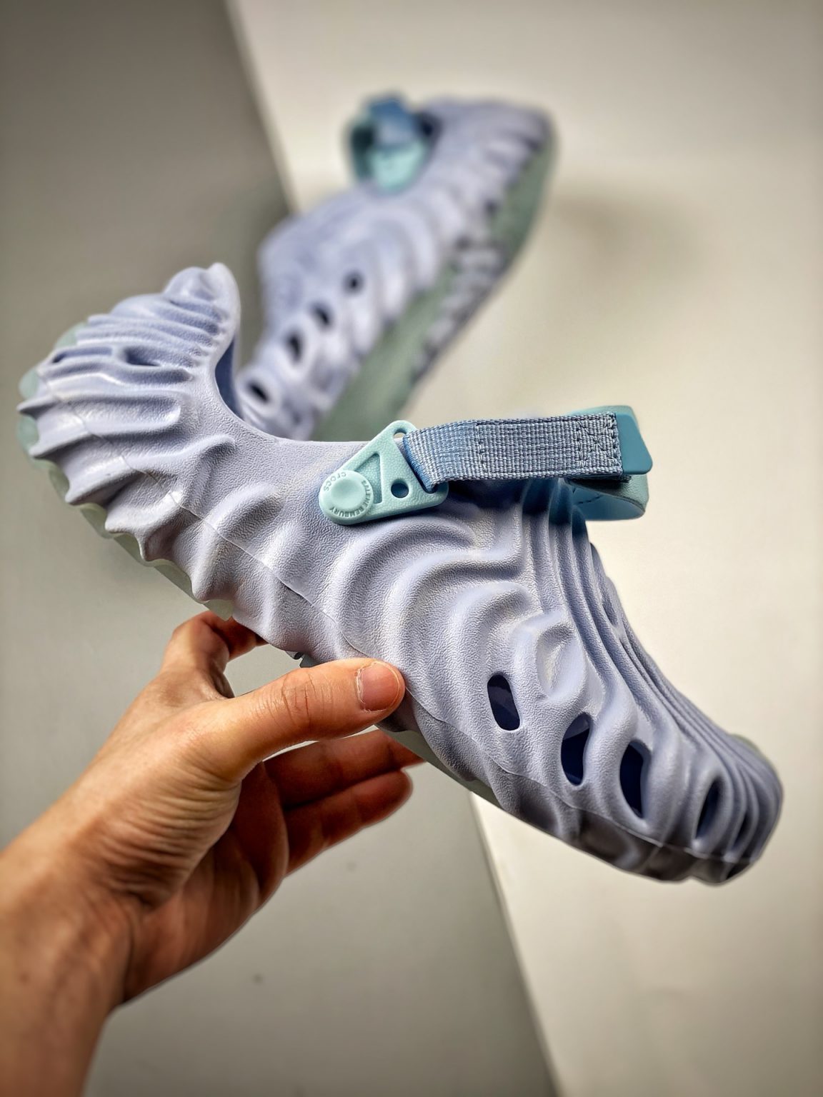 Salehe Bembury x Crocs Pollex Clog Cooling Blue For Sale – Sneaker Hello